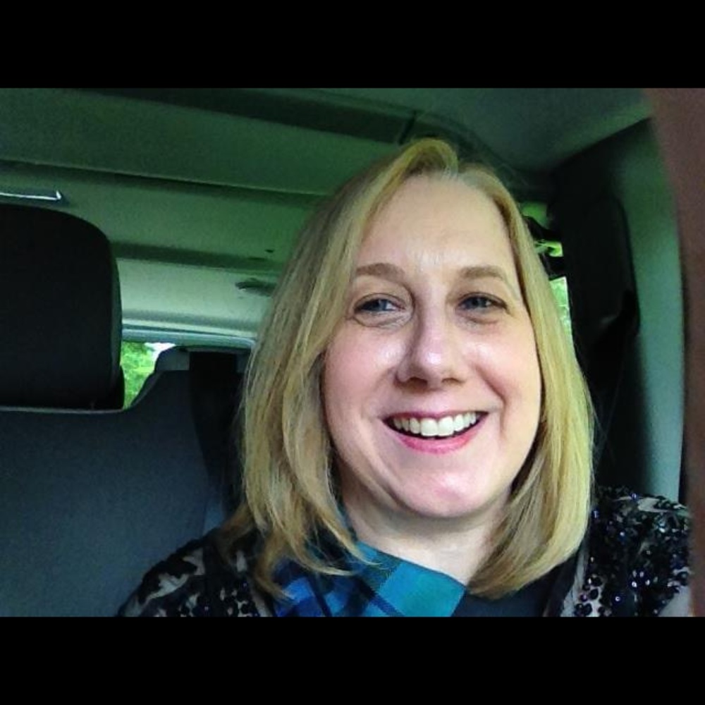 Meet your Posher, Lora